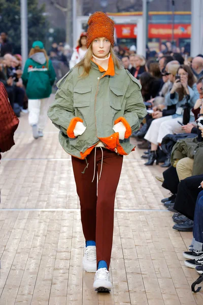 Look 29